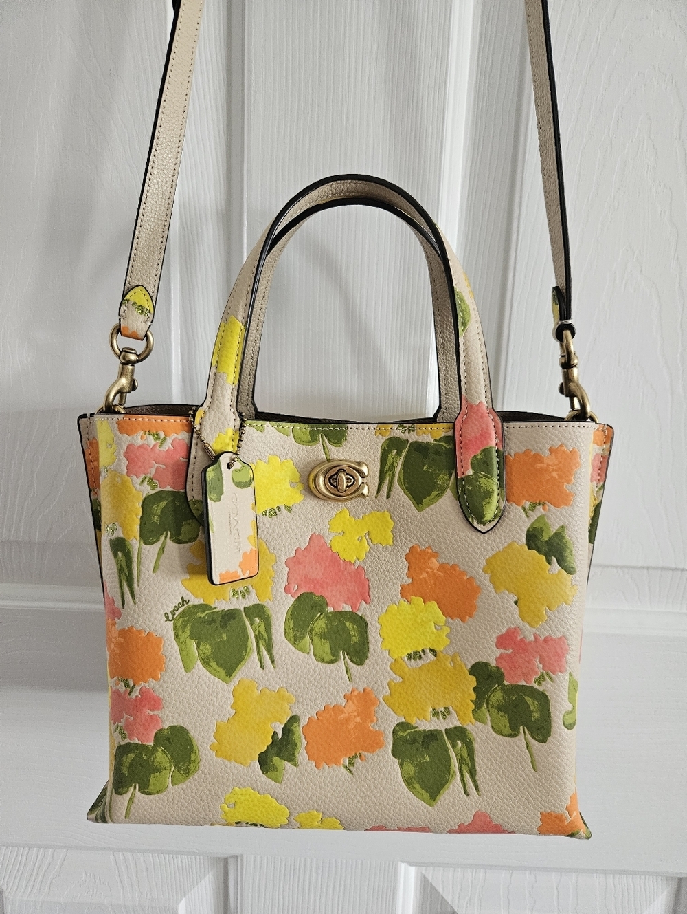 NWOT Coach Willow Tote 24 With Watercolor Floral Print - Picture 2 of 14